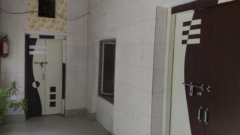 Goldy Guest House Varanasi Ngoại thất bức ảnh