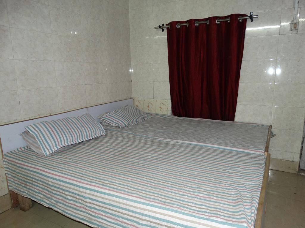 Goldy Guest House Varanasi Ngoại thất bức ảnh