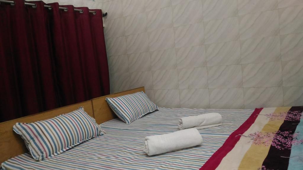 Goldy Guest House Varanasi Ngoại thất bức ảnh