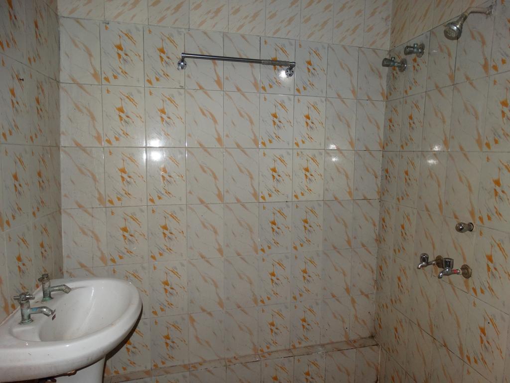 Goldy Guest House Varanasi Ngoại thất bức ảnh