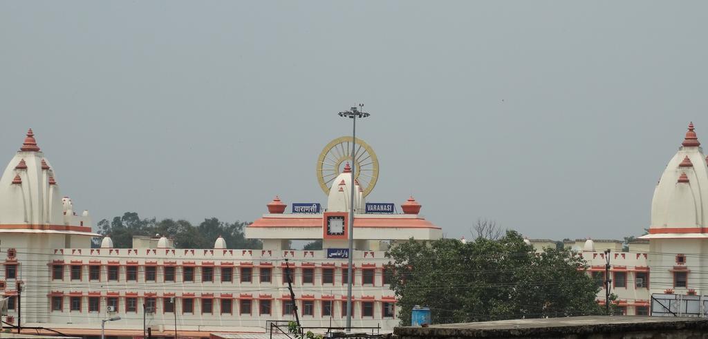 Goldy Guest House Varanasi Ngoại thất bức ảnh