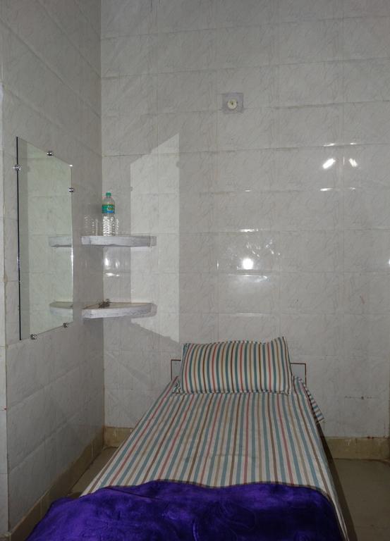 Goldy Guest House Varanasi Ngoại thất bức ảnh