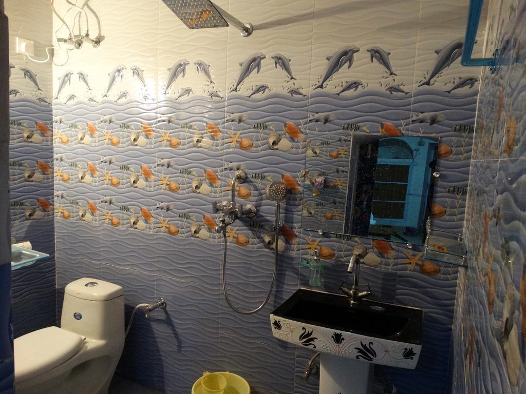 Goldy Guest House Varanasi Ngoại thất bức ảnh